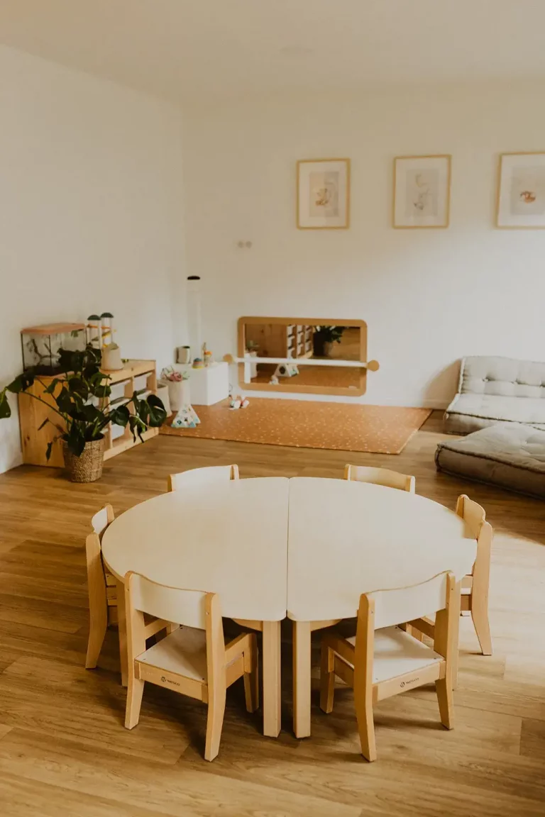 interieur little pious
